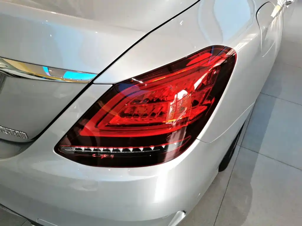 Mercedes-Benz C-Class — миниатюра 8