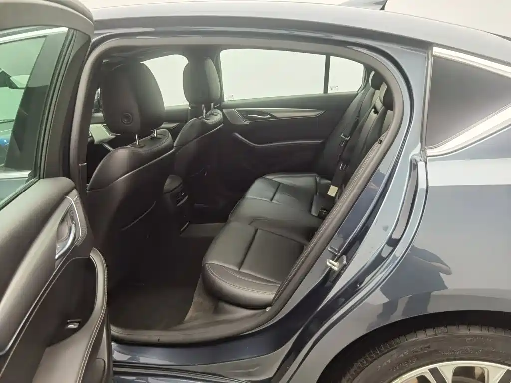 Cadillac CT5 — миниатюра 15