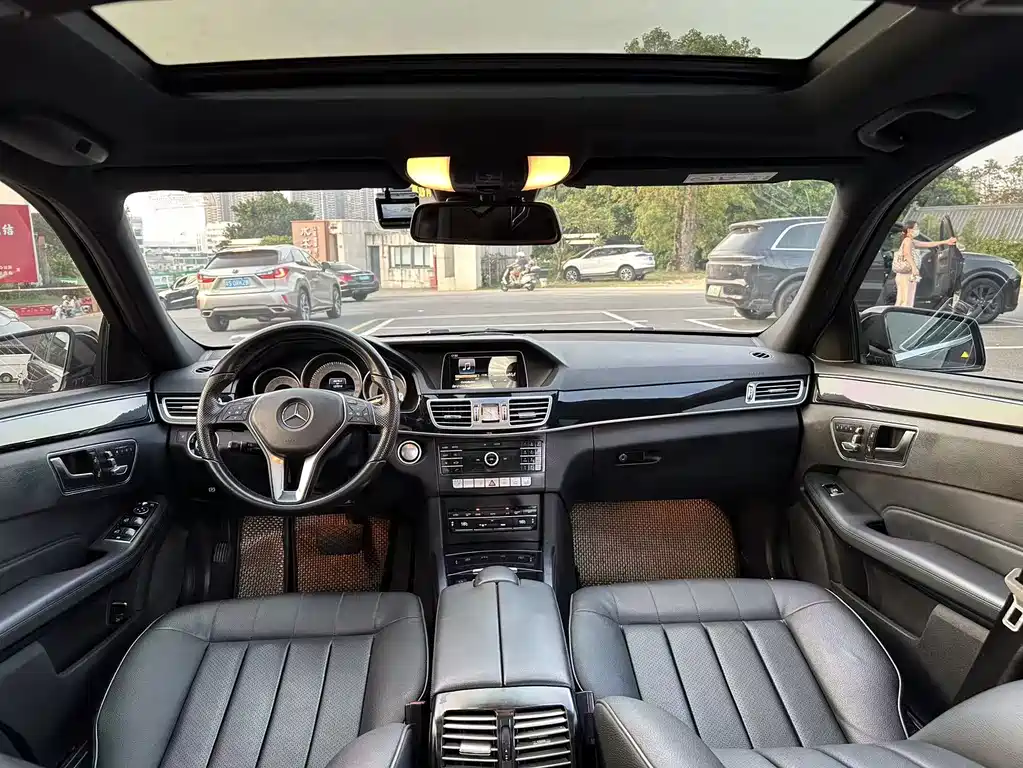 Mercedes-Benz E-Class — миниатюра 5