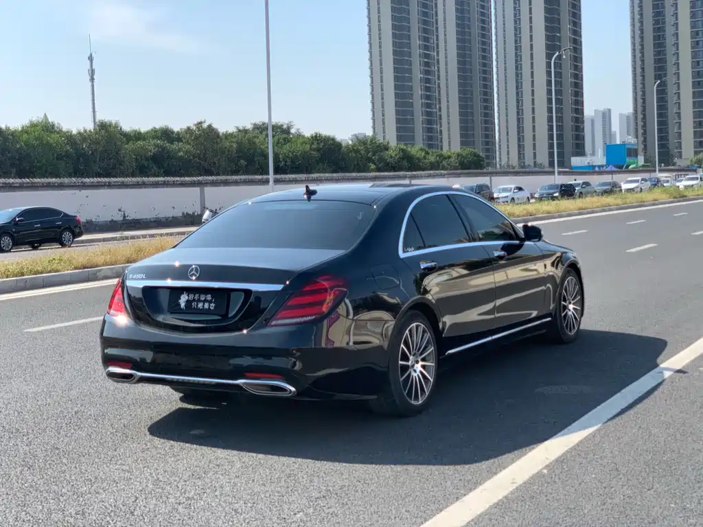 Mercedes-Benz S-Class — миниатюра 7