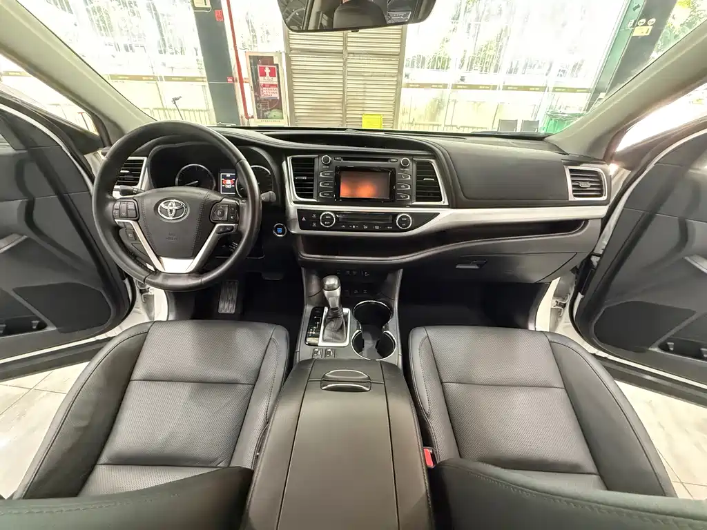 Toyota Highlander — миниатюра 12