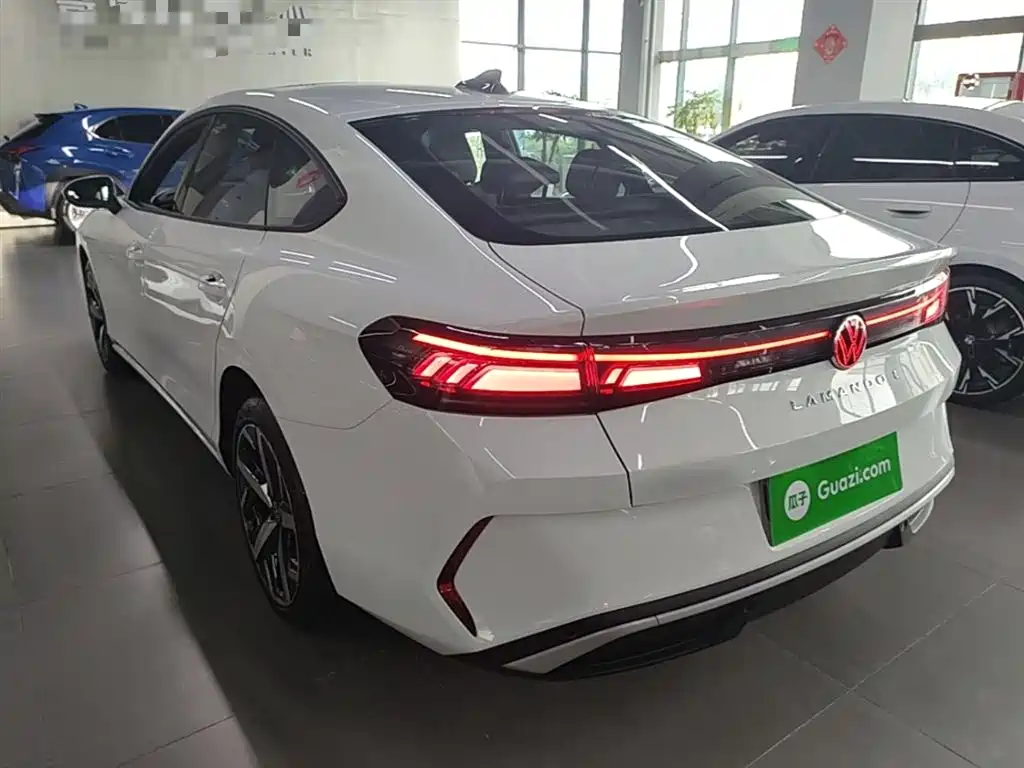 Volkswagen Lamando 2026 L 300TSI