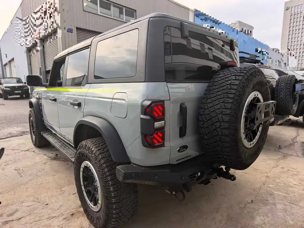 Ford Bronco — миниатюра 2