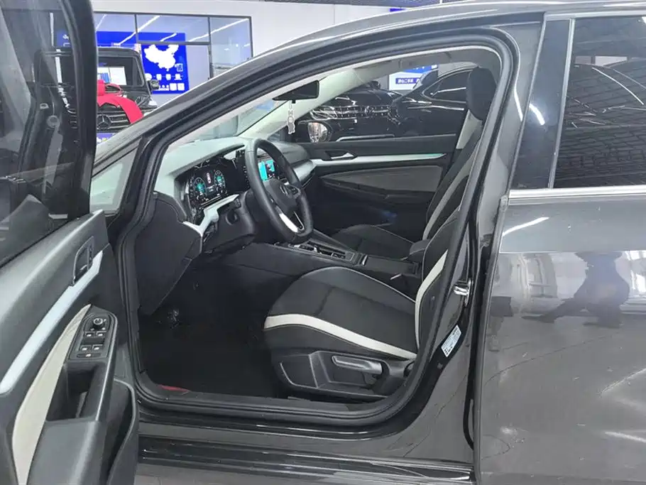 Volkswagen Golf 2021 280TSI DSG Pro
