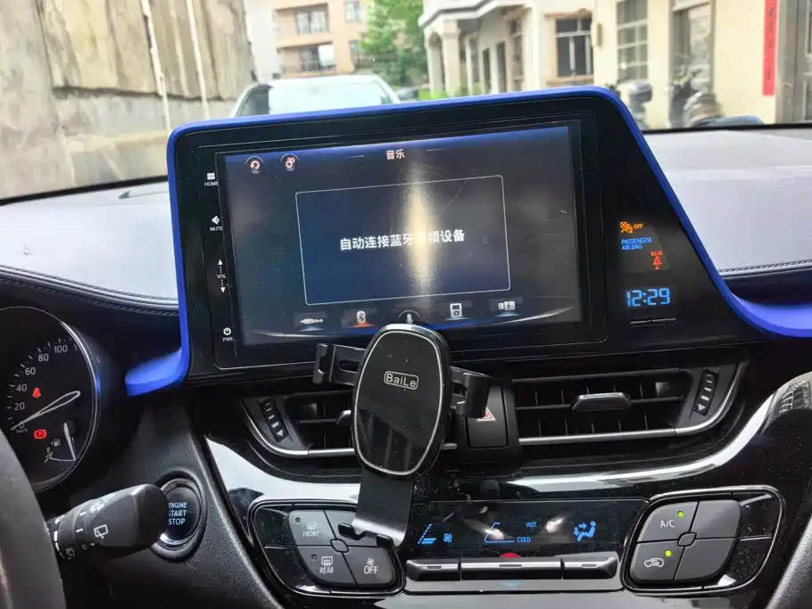 Toyota IZOA — миниатюра 13