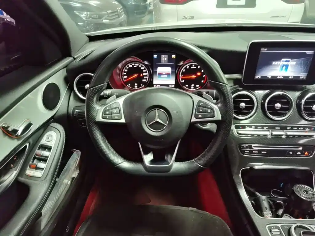 Mercedes-Benz C-Class — миниатюра 11
