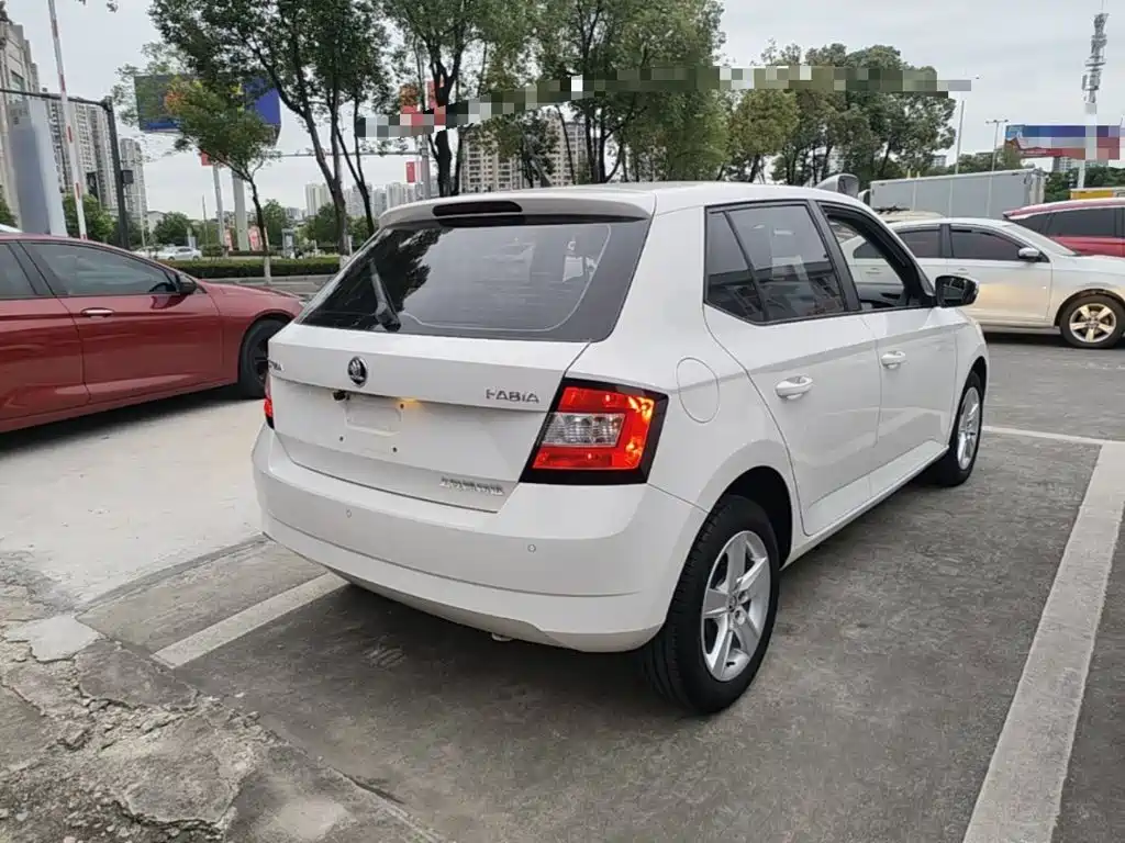 Skoda Fabia — миниатюра 7