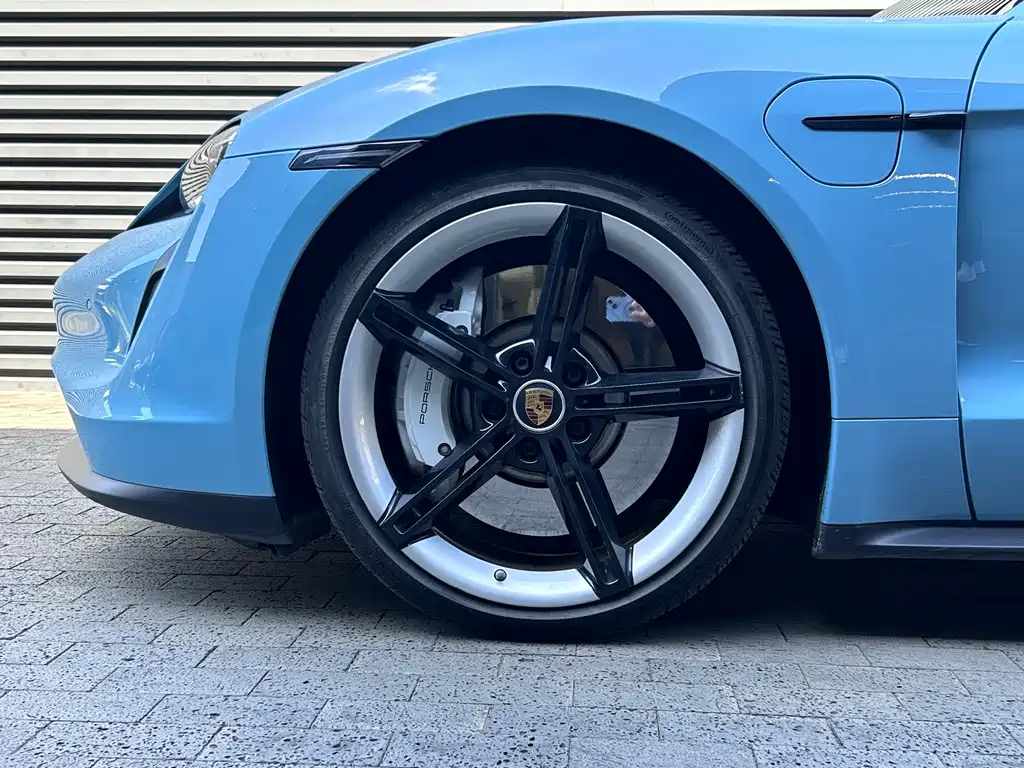Porsche Taycan — миниатюра 6