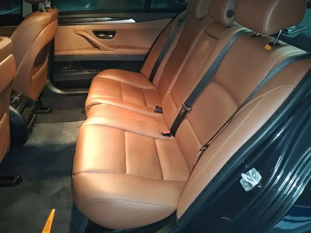 BMW 5 Series — миниатюра 17