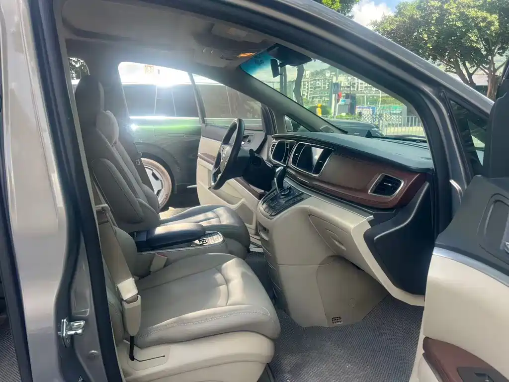 Buick GL8 — миниатюра 10