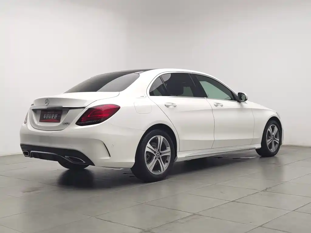Mercedes-Benz C-Class — миниатюра 2