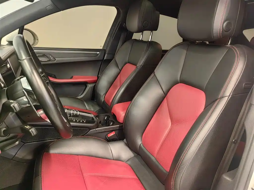 Porsche Macan — миниатюра 11