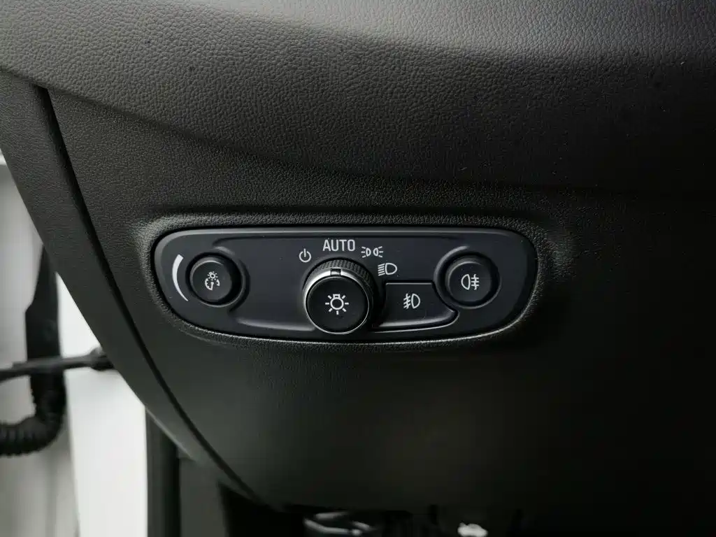 Chevrolet Equinox — миниатюра 21