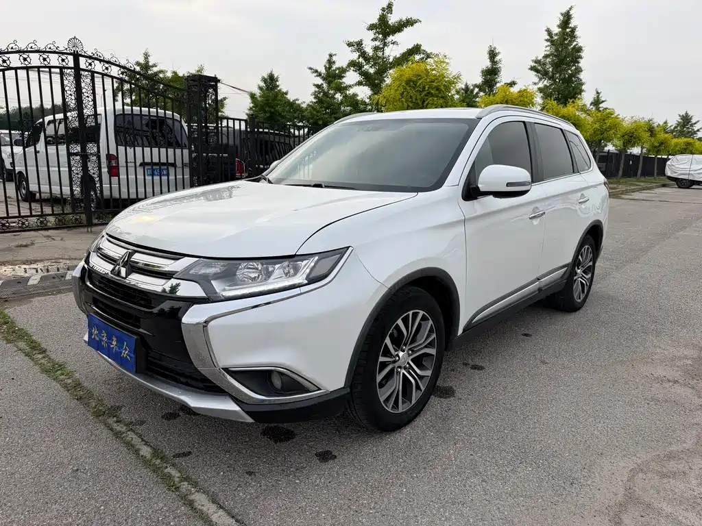 Купить Mitsubishi Outlander