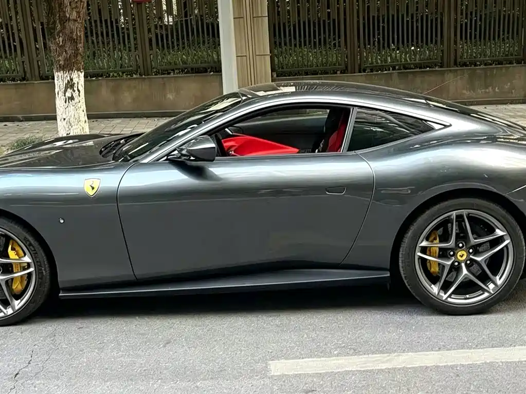 Ferrari Roma 2020 3.9T V8
