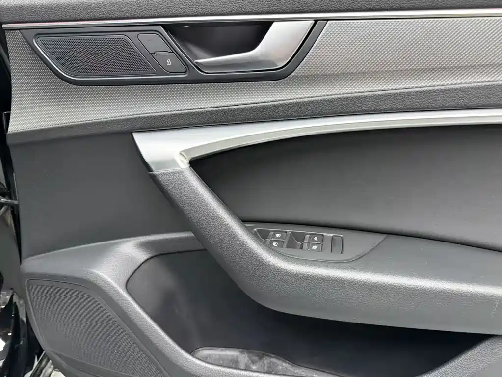 Audi A6L — миниатюра 10