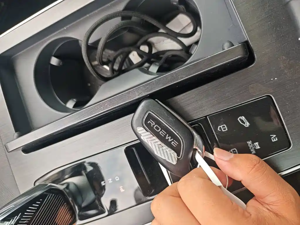 Roewe RX5 eMAX — миниатюра 9