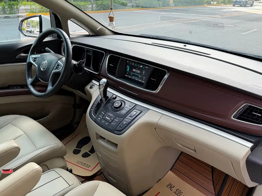 Buick GL8 — миниатюра 17