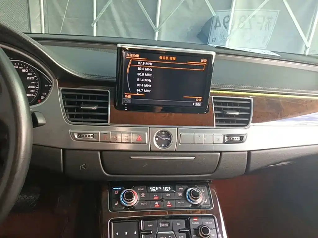 Audi A8 — миниатюра 13
