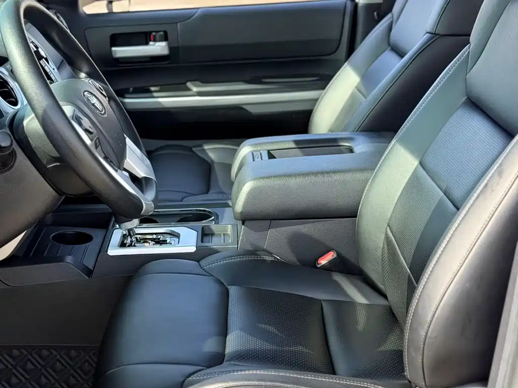 Toyota Tundra 2020 5.7L AT