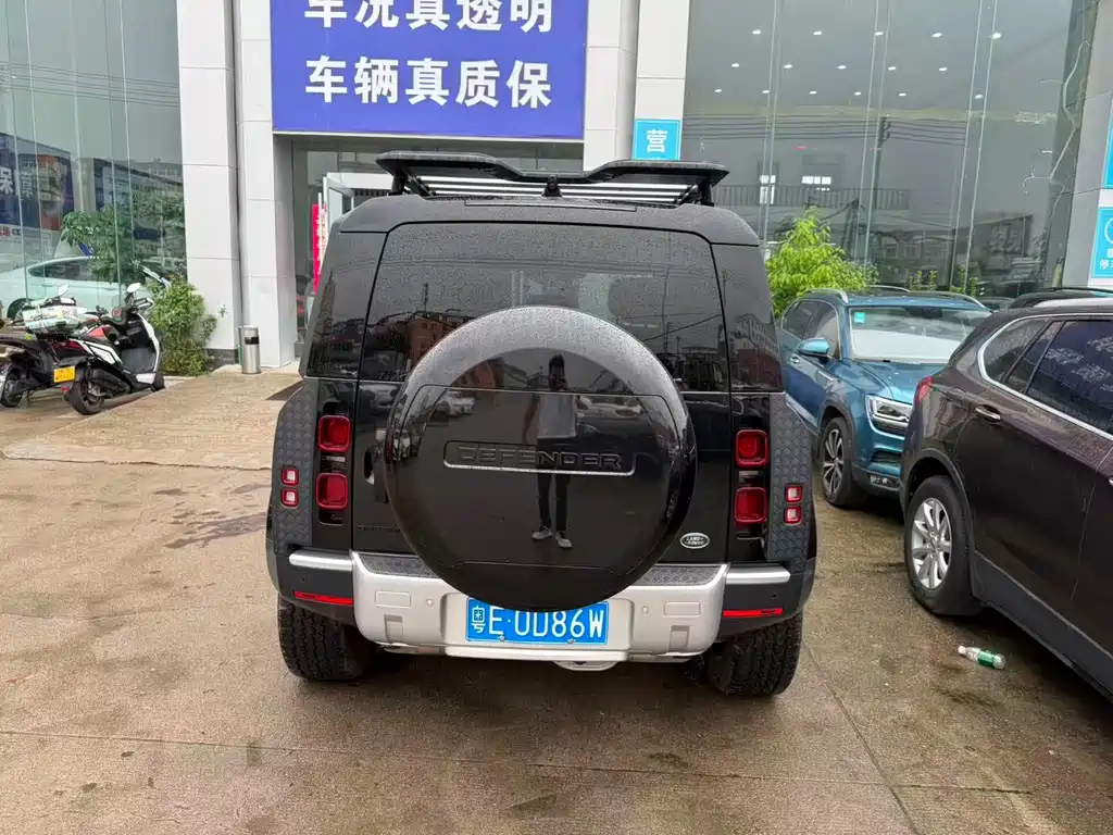 Land Rover Defender — миниатюра 8