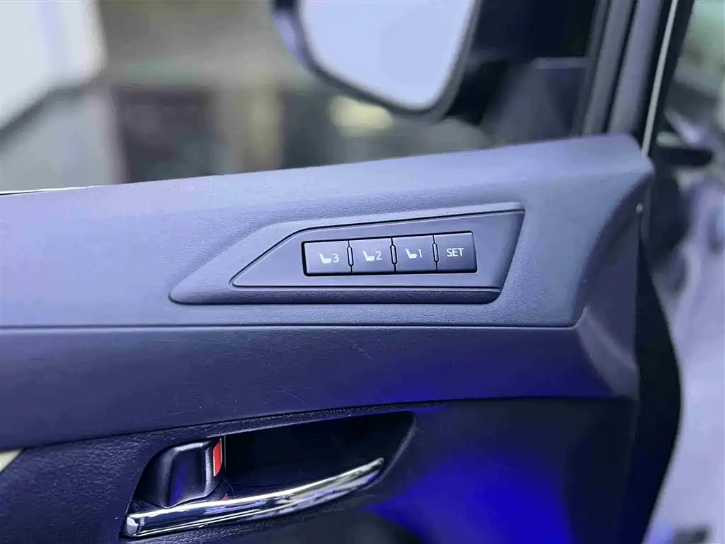 Toyota Alphard 2015 3.5L Luxury