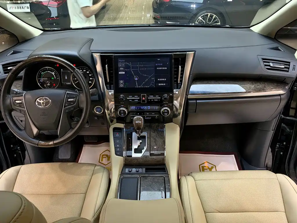 Toyota Vellfire — миниатюра 12