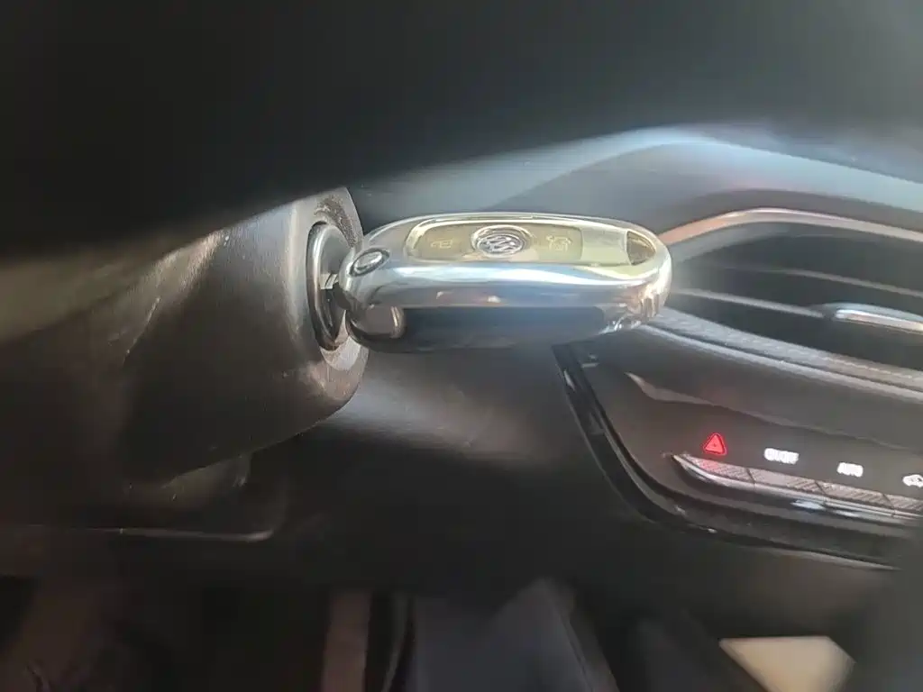 Buick Verano — миниатюра 9