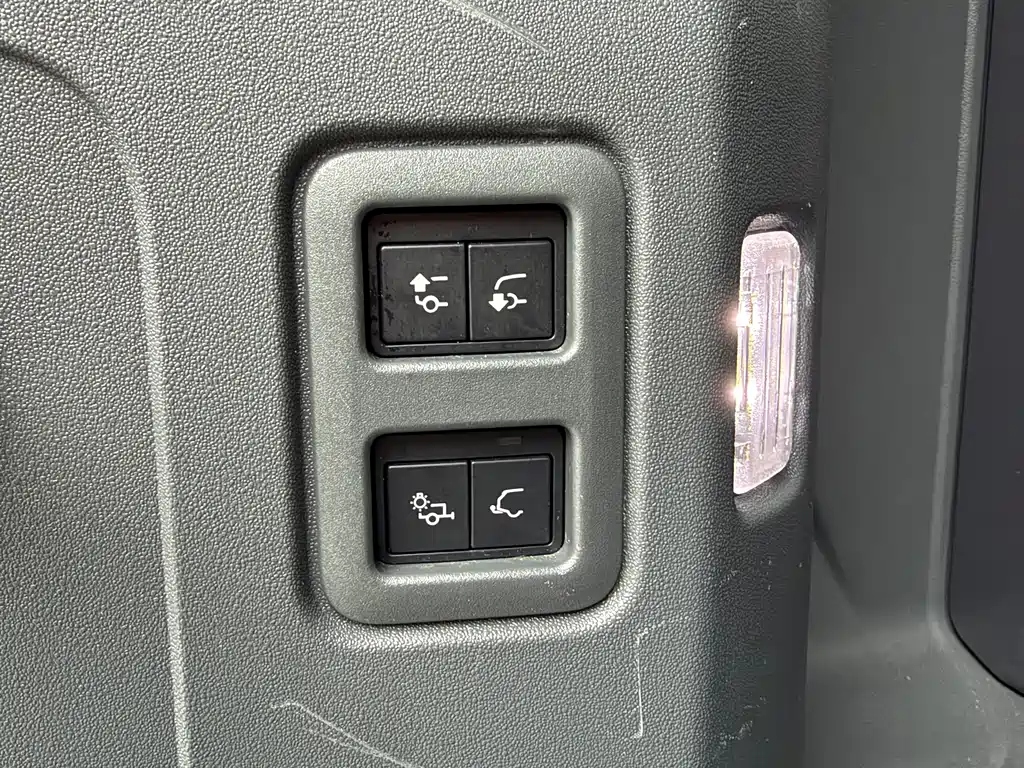 Land Rover Defender — миниатюра 18