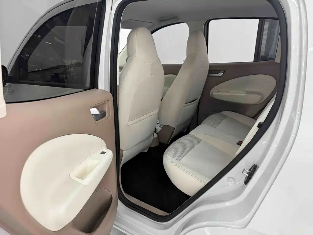Wuling MINIEV — миниатюра 19