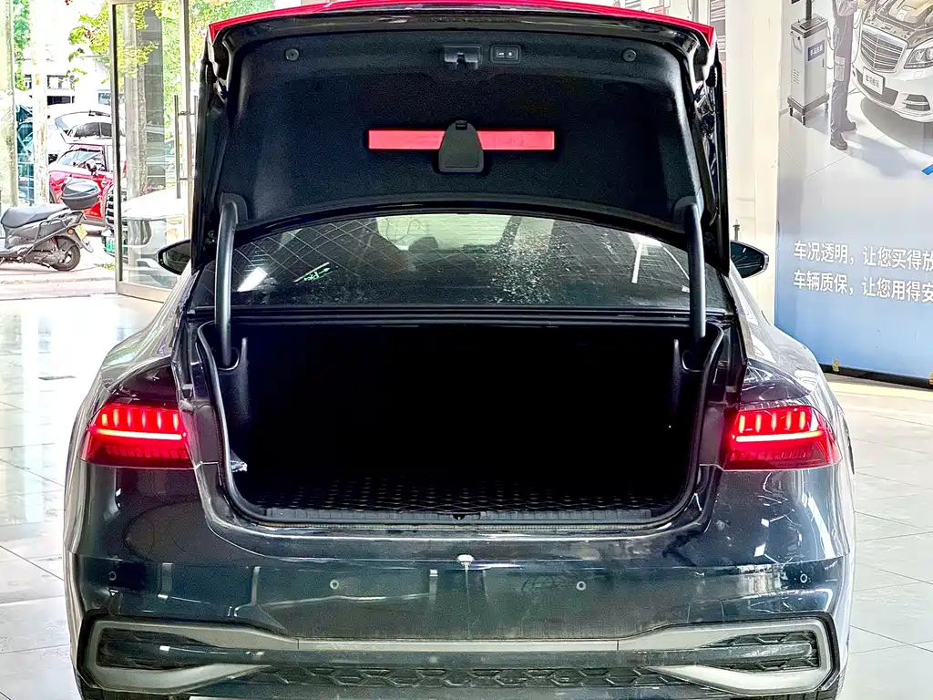 Audi A7L — миниатюра 5
