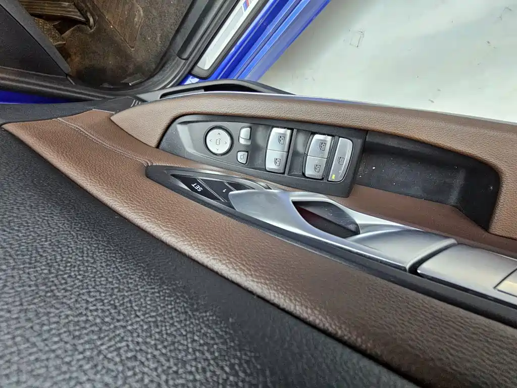 BMW 3 Series — миниатюра 21