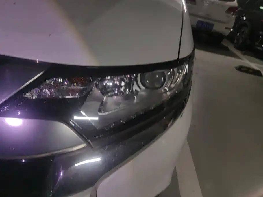 Mitsubishi Outlander — миниатюра 5
