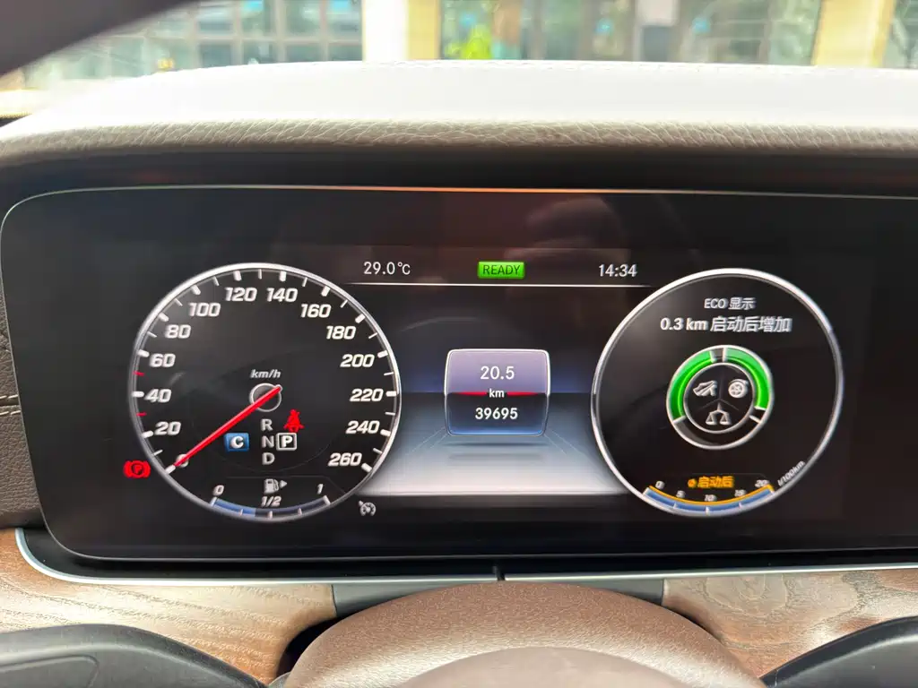 Mercedes-Benz E-Class — миниатюра 14