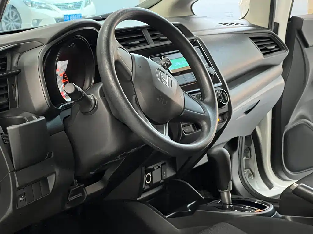 Honda Fit — миниатюра 6
