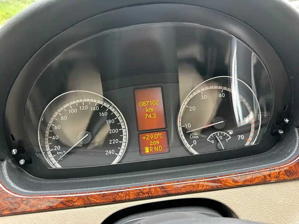 Mercedes-Benz Viano — миниатюра 34