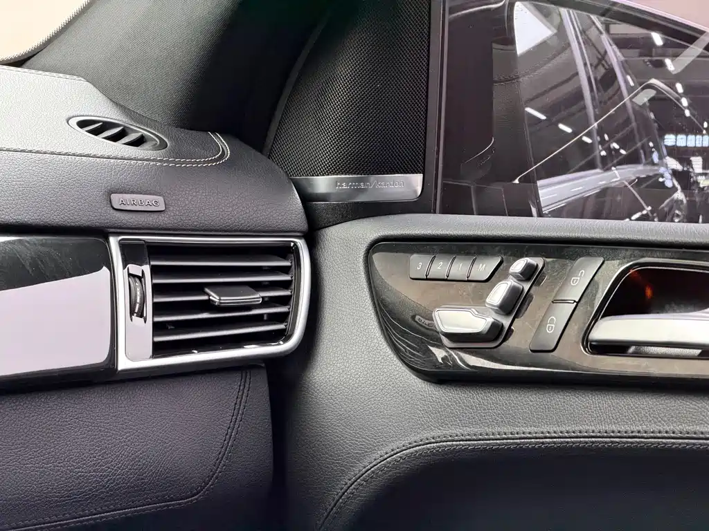 Mercedes-Benz GLS AMG — миниатюра 10