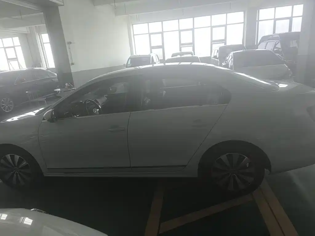 Volkswagen Sagitar — миниатюра 25