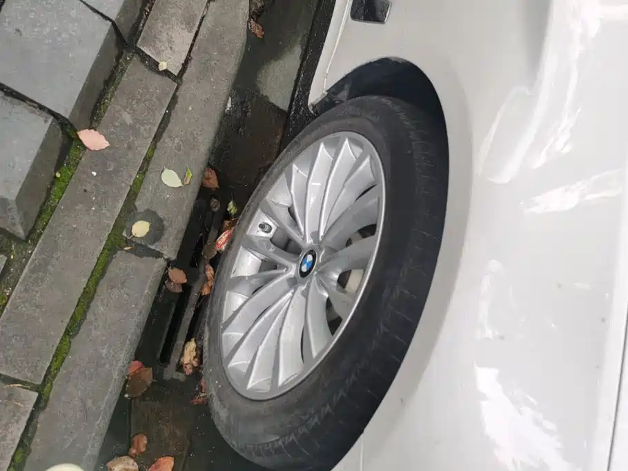 BMW 5 Series New Energy — миниатюра 6