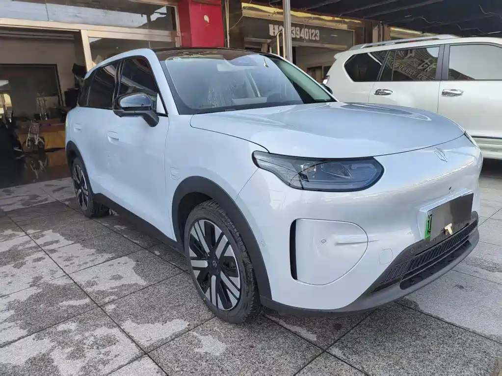 Leapmotor Leapmotor A10 — миниатюра 3