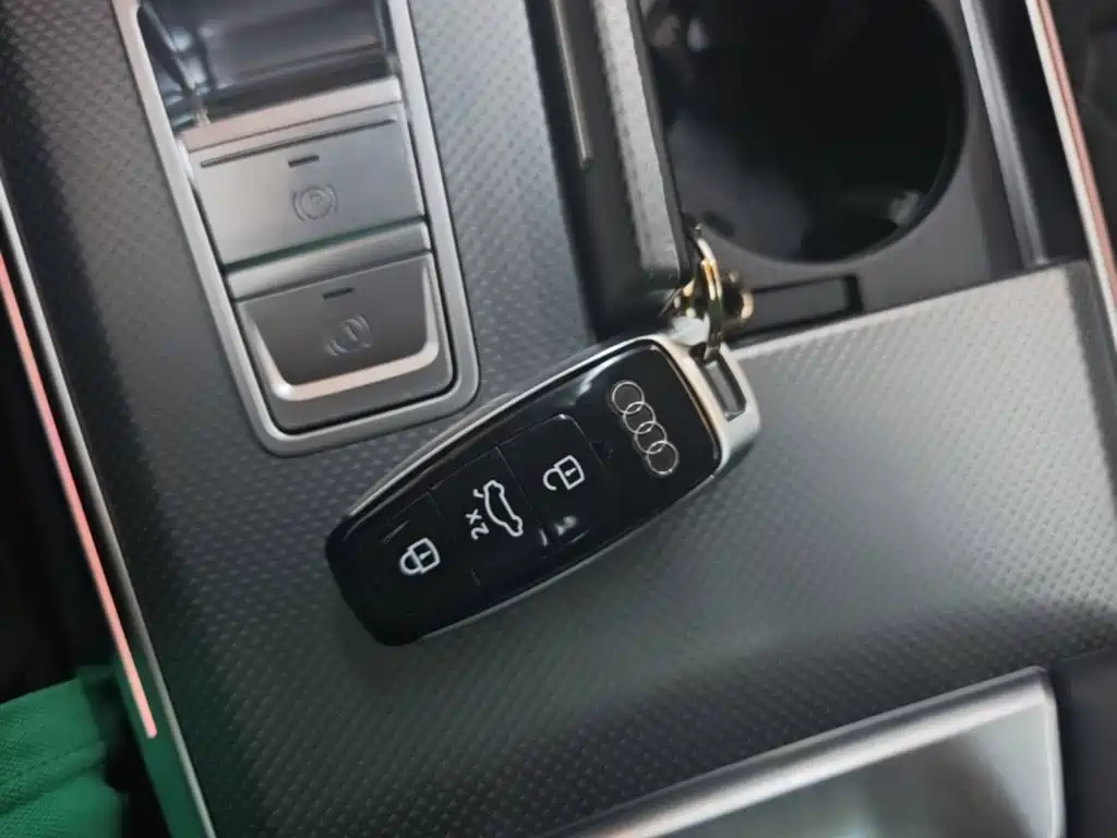 Audi A7L — миниатюра 9
