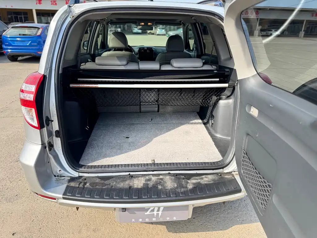 Toyota RAV4 — миниатюра 23