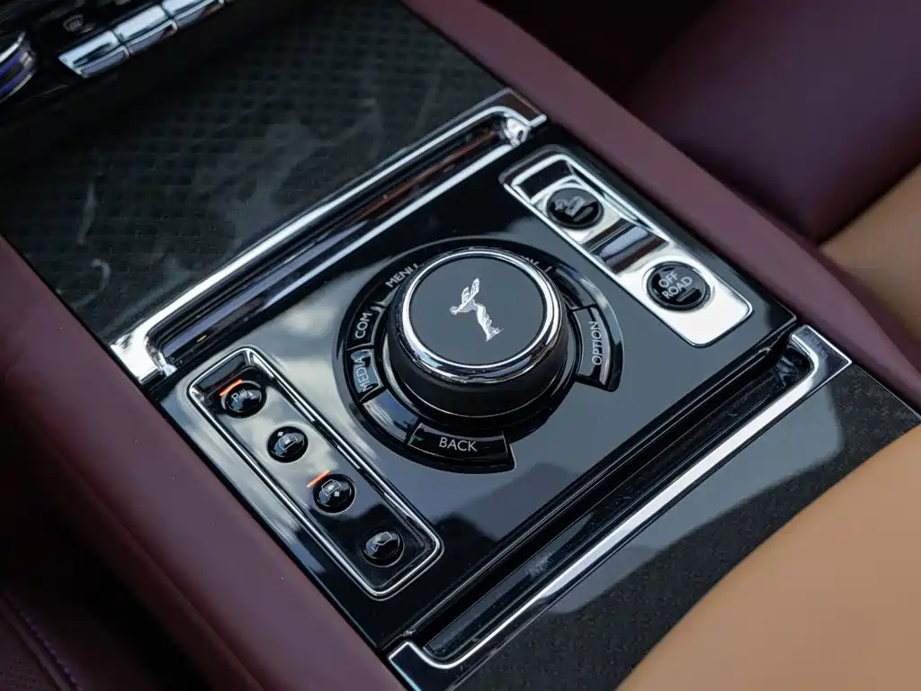 Rolls-Royce Cullinan — миниатюра 17