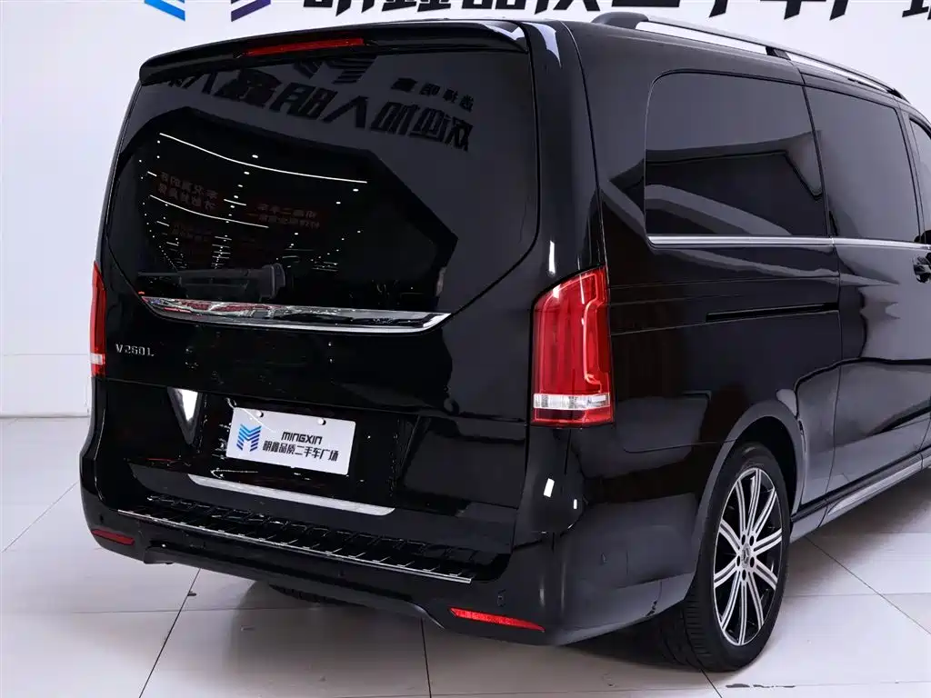 MERCEDES-BENZ V CLASS