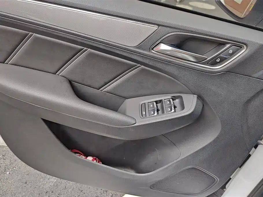 Roewe RX5 2020 20T AT 4G Flagship