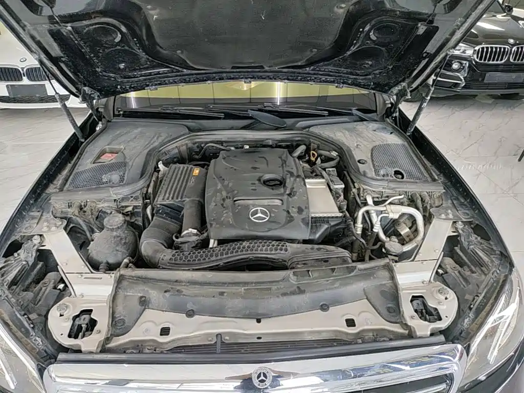 Mercedes-Benz E-Class — миниатюра 20