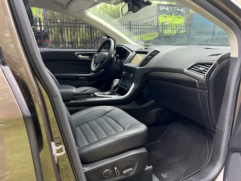 Ford Edge — миниатюра 6