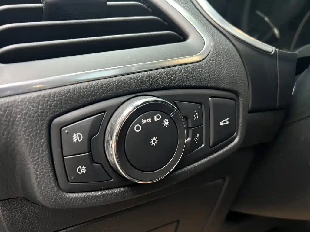 Ford Edge — миниатюра 20