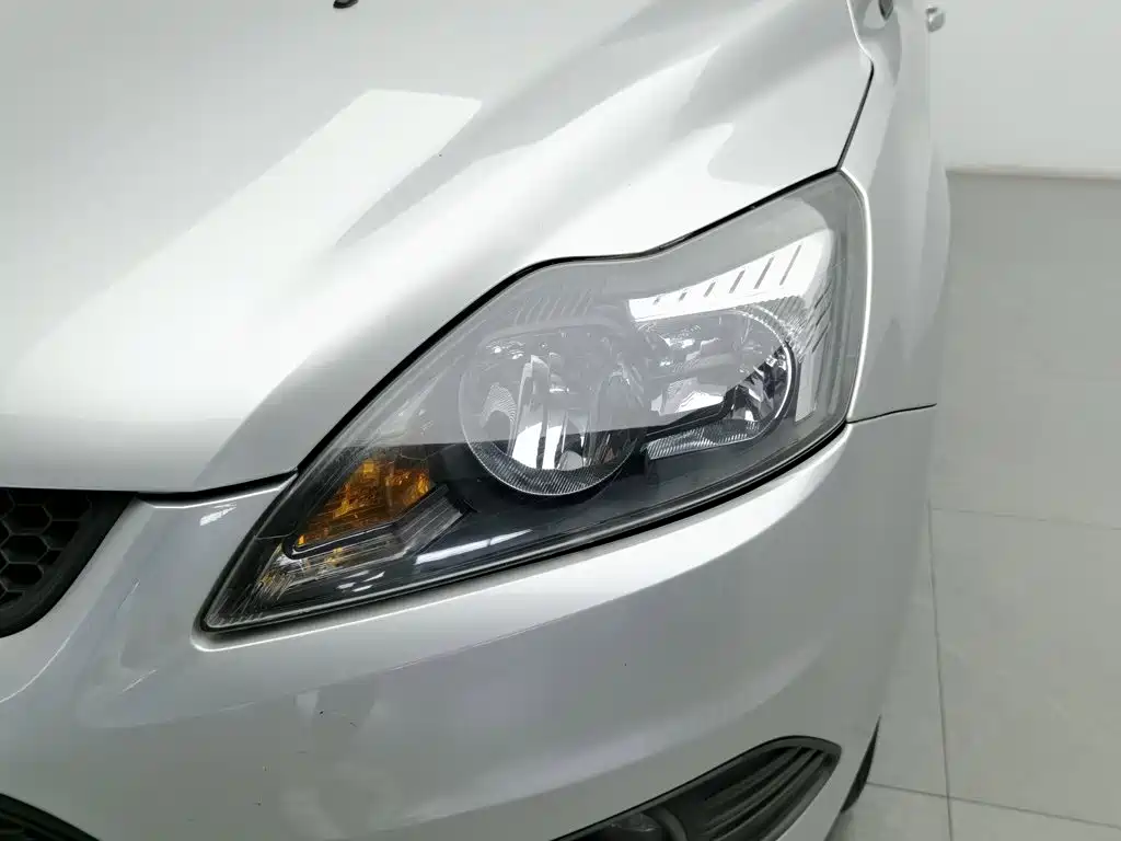 Ford Focus — миниатюра 7