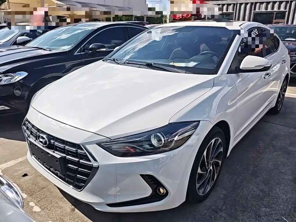 Hyundai Elantra — миниатюра 3